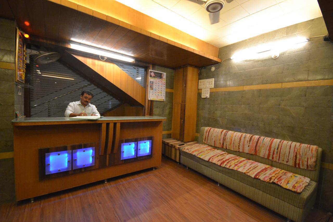 Hotel Sai Hari Prasad Shirdi Luaran gambar