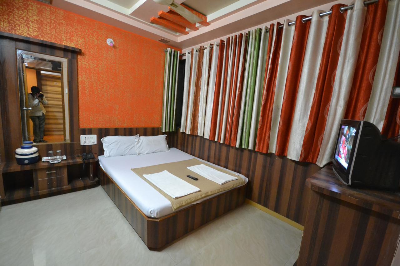 Hotel Sai Hari Prasad Shirdi Luaran gambar