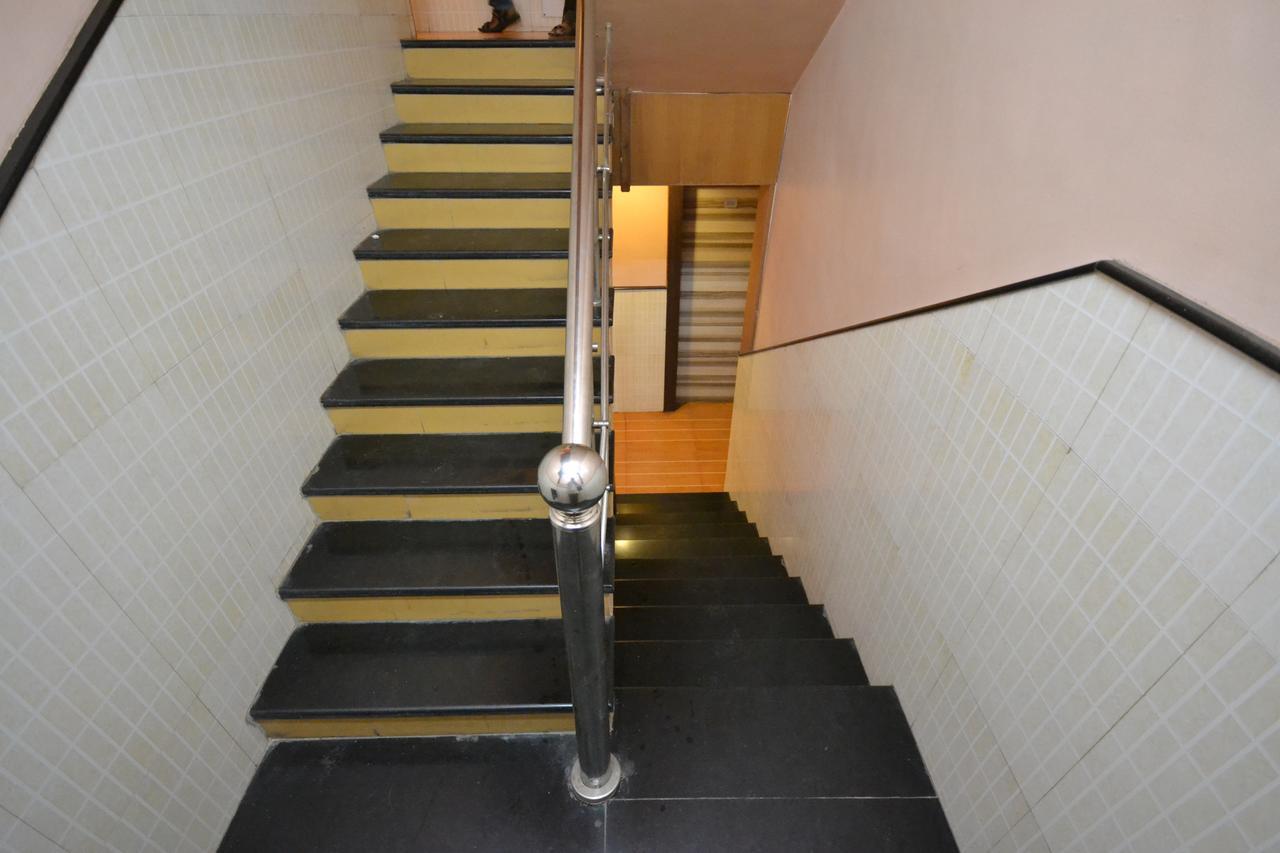 Hotel Sai Hari Prasad Shirdi Luaran gambar